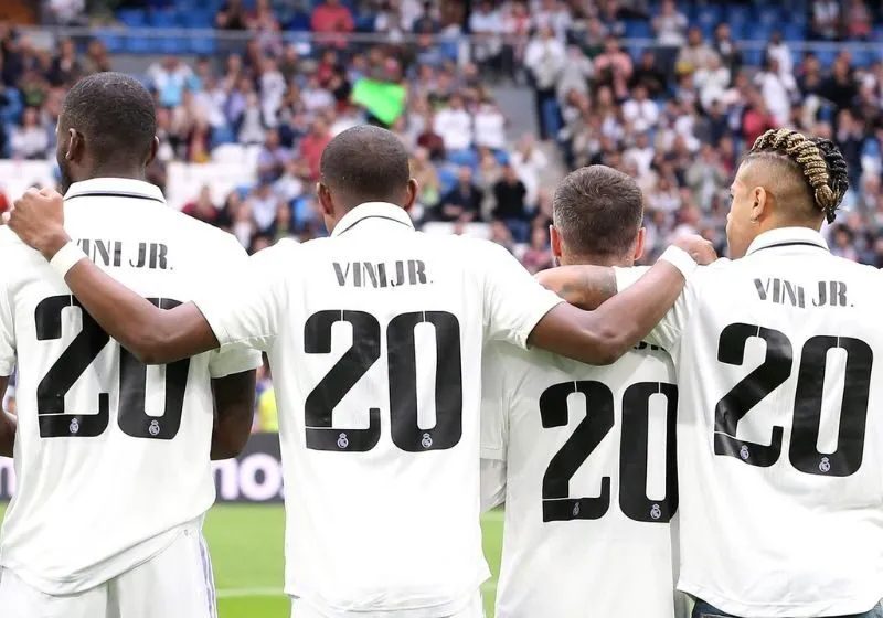 vinicius-bi-phan-biet-chung-toc-3