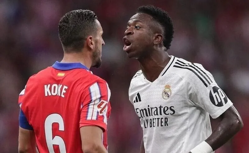 Vinicius Junior tranh cãi với Koke